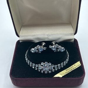 Vintage blue rhinestone bracelet w/earrings clip on # 161‎